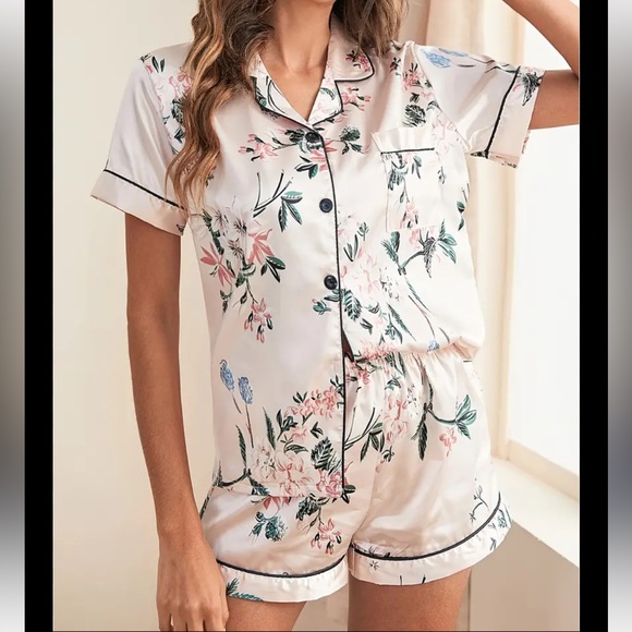 Light Pink Floral Women’s Pajama Set Button-down Collared Shirt and Short Set - Picture 2 of 12